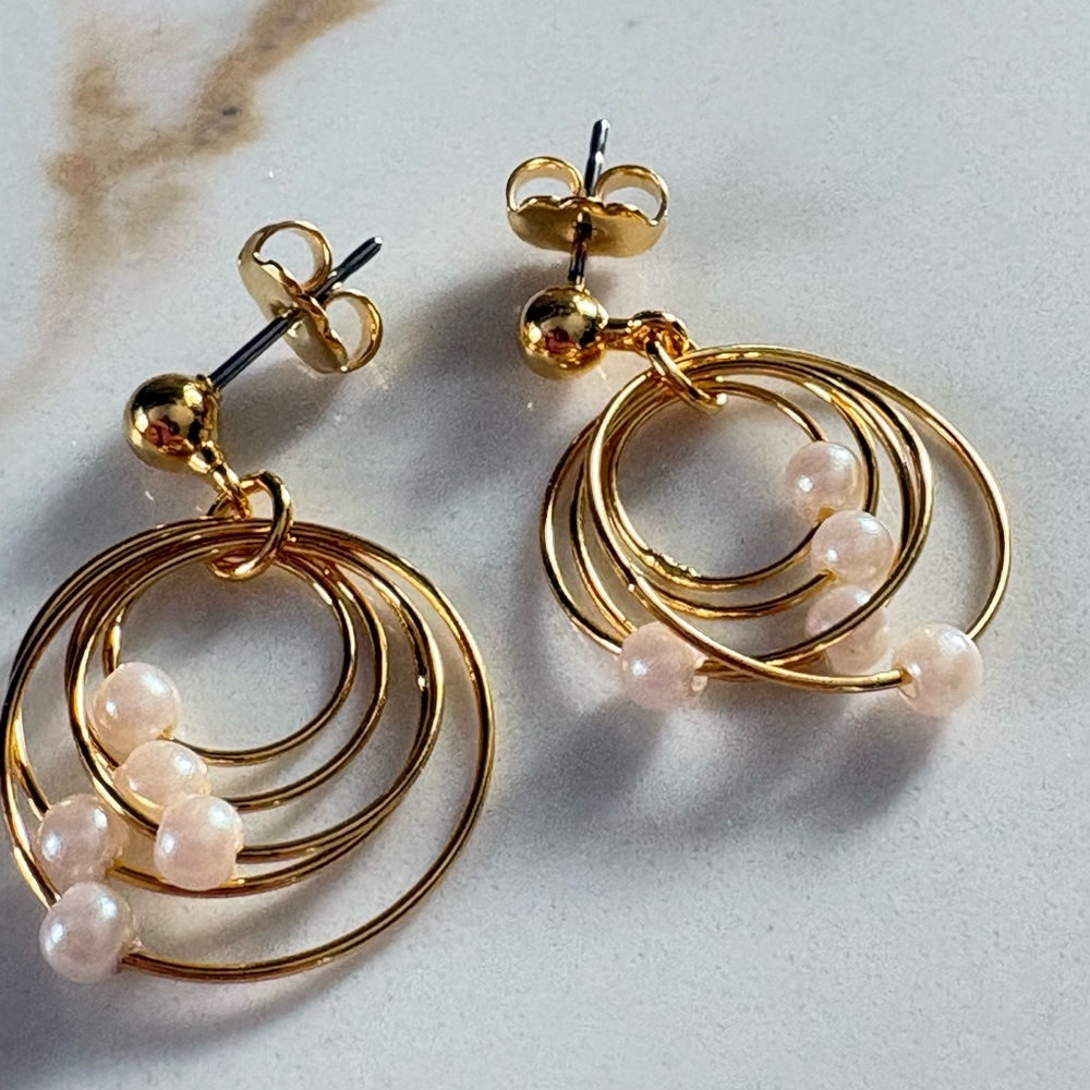 Vintage Avon 1995 Gold Tone Faux Pearl Multi Ring Dangle Earrings 1” Drop